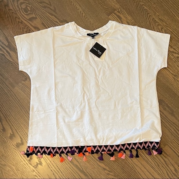 White T-shirt with tassel hem - Picture 2 of 7